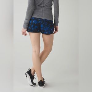 Lululemon Speed Short in Dandy Digie Porcelaine Black